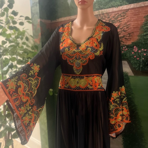 Dress - Picture 2 of 2